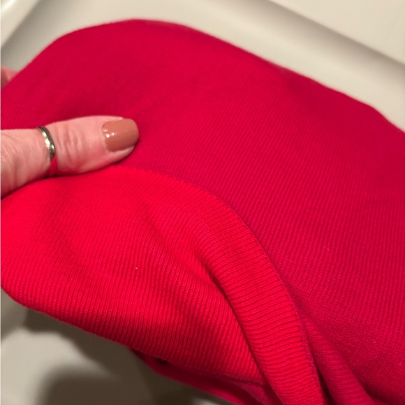 Chico’s Reversible Travel Wrap Rauna with travel bag. Red - Picture 3 of 10